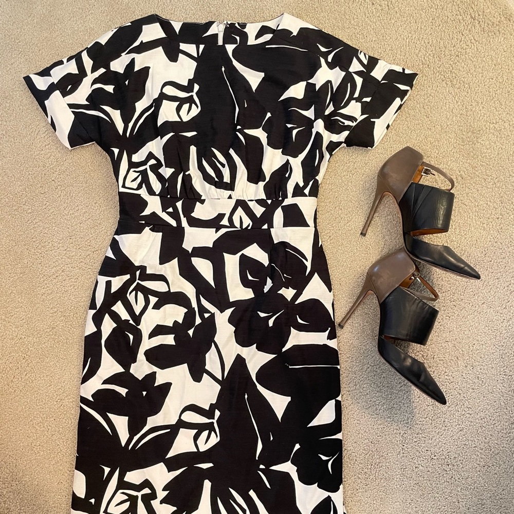 Halogen Size 4 NWOT Sheath Dress Black White Abstract Print Back Zip Cocktail
